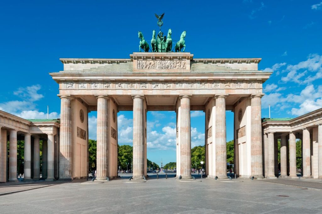 brandenburger tor berlin als symbol fuer bildungsstandort und schulwahl beim privatgymnasium berlin