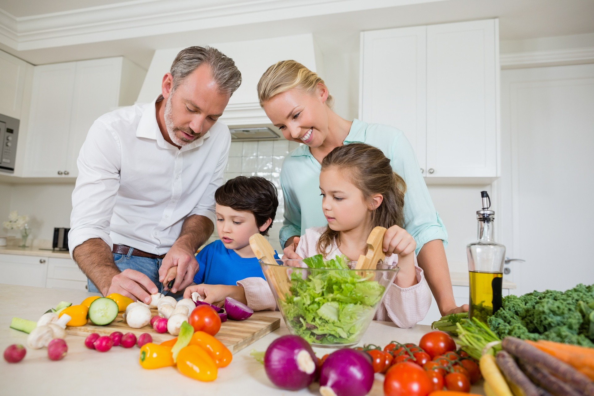 Familienküche mit frischen Zutaten | Krillöl